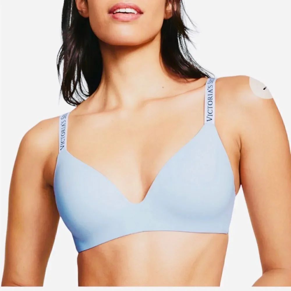 Victoria’s Secret wire free logo bra size 32A lightly lined blue periwinkle